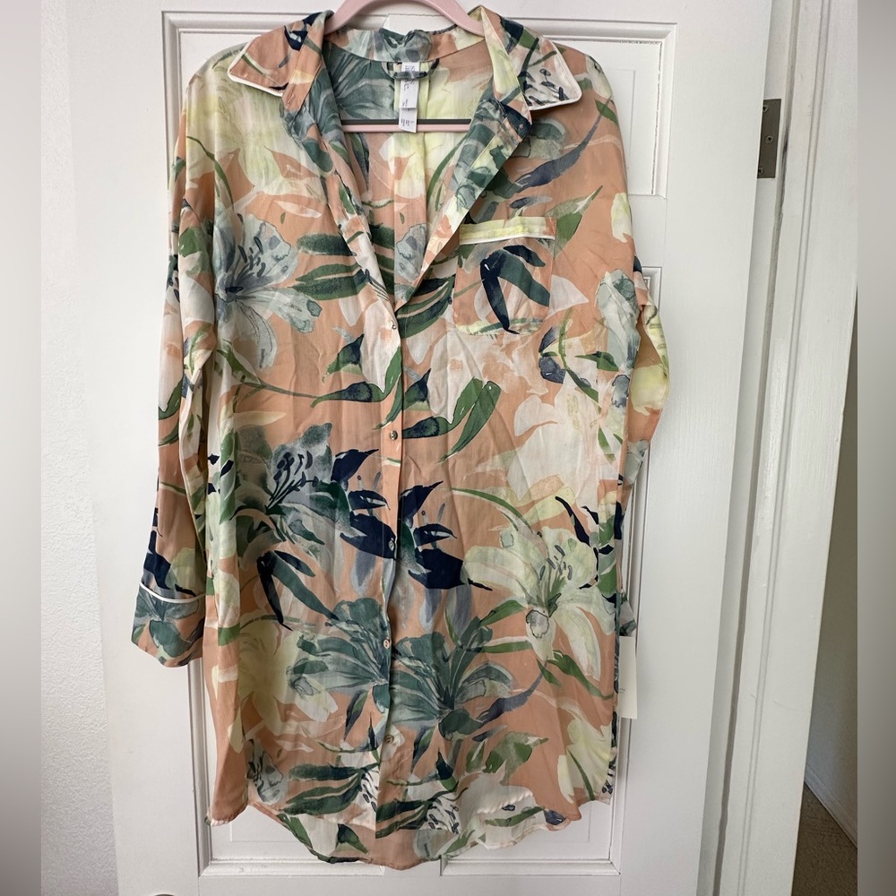 NWT Stars Above sleep shirt. Size L